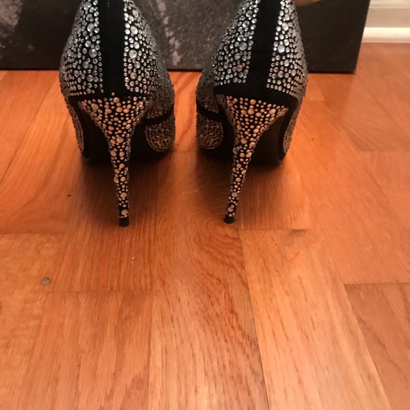 Akira heel awesome condition ❤️ - Picture 4 of 7